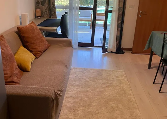Cozy With Garden And Free Parking - Close To Hospital