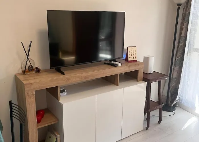 Cozy With Garden And Free Parking - Close To Hospital * Рим