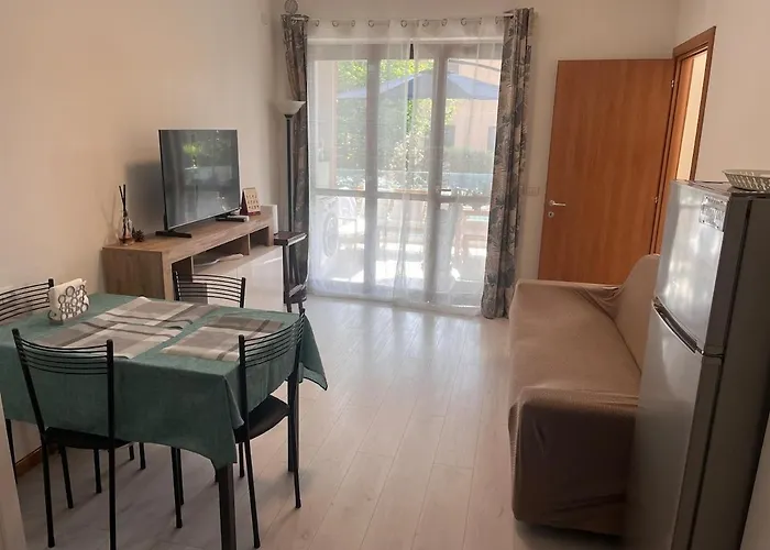 Cozy With Garden And Free Parking - Close To Hospital *