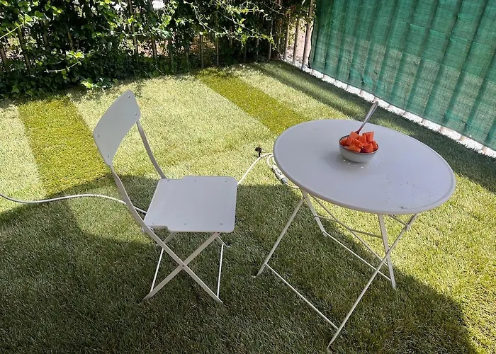 Cozy With Garden And Free Parking - Close To Hospital * Рим
